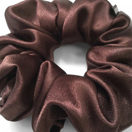 Barna selyem hajgumi (scrunchie) prémium minőségű szaténból. Átmérője kb. 12 cm
