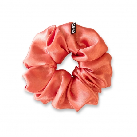 Korall színű selyem hajgumi (scrunchie) prémium minőségű szaténból. Átmérője kb. 12 cm