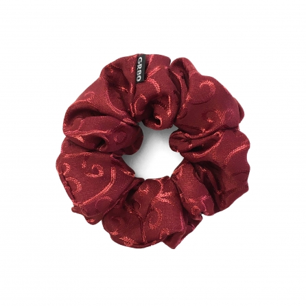 Inda mintával hímzett hajgumi (scrunchie) prémium minőségű dekor PE anyagból. Átmérője kb. 12 cm. Bordó színű