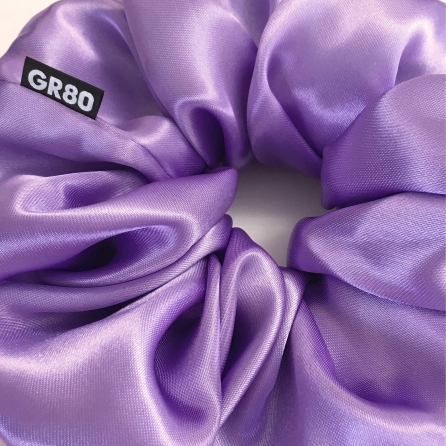 Órás méretű Milka-lila színű, prémium minőségű selyem szatén hajgumi scrunchie. Különleges és elegáns