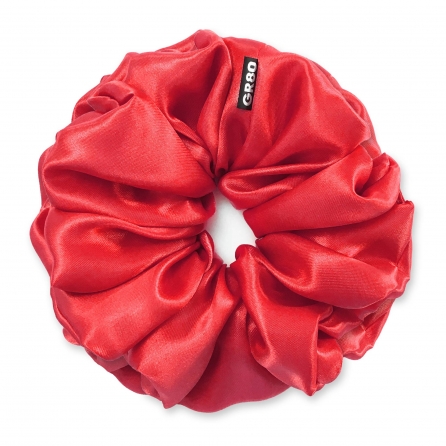 Óriás, piros selyem hajgumi (scrunchie) prémium minőségű szaténból. Átmérője kb. 16-17 cm