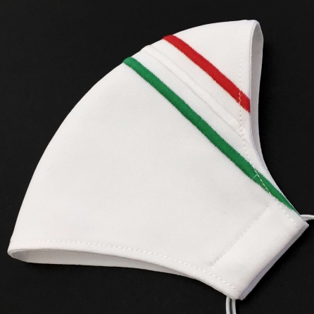 Magyar zászlóval hímzett arcmaszk, szűrővel, orrmerevítővel. Fehér színű